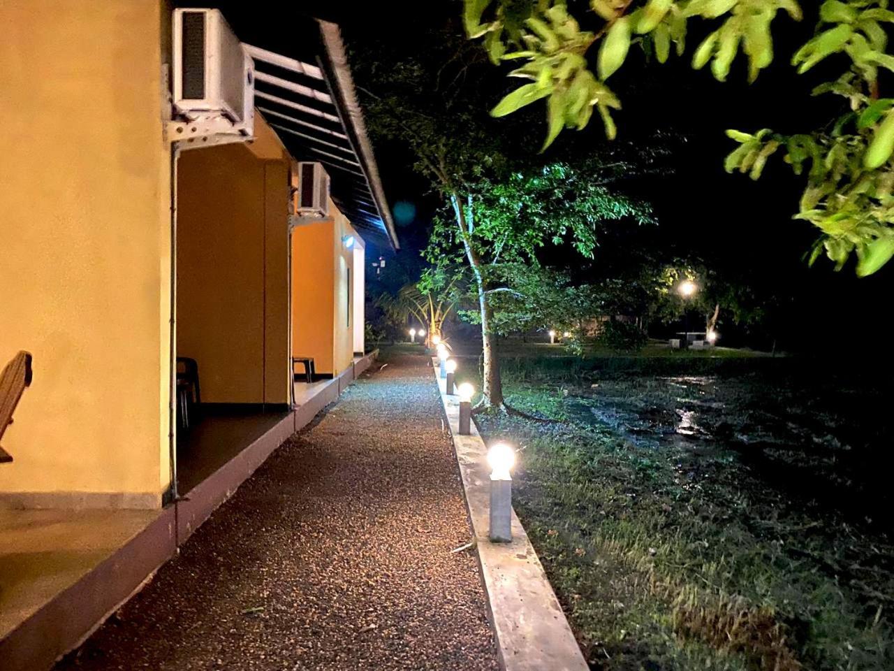 Athyantha Resort 아누라다푸라 외부 사진