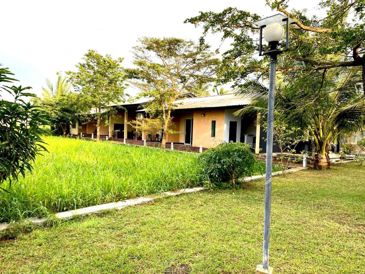 Athyantha Resort 아누라다푸라 외부 사진