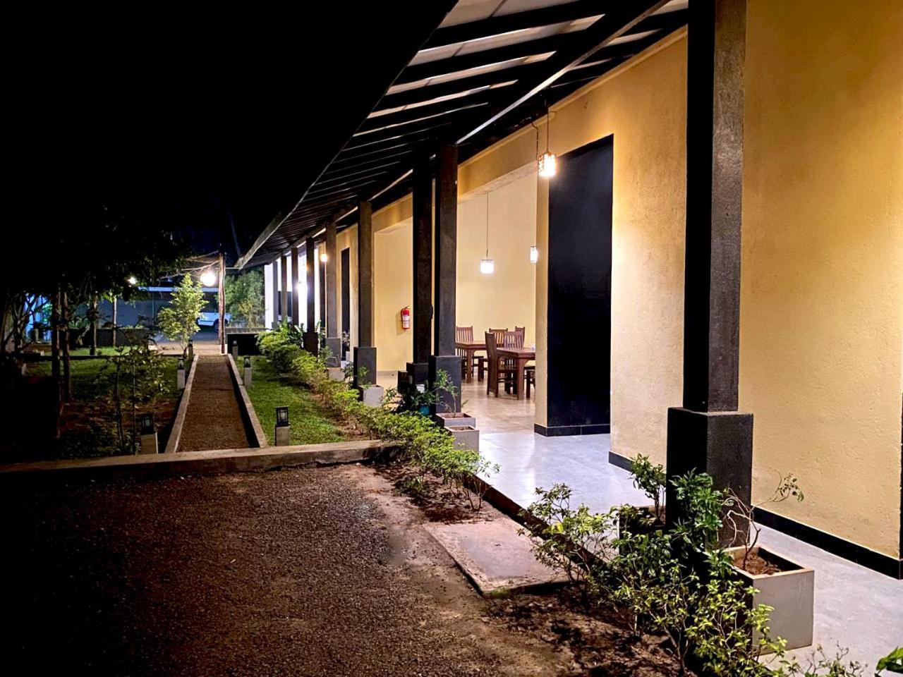 Athyantha Resort 아누라다푸라 외부 사진