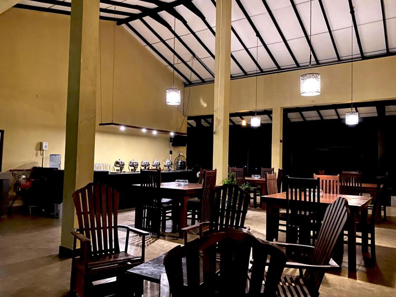 Athyantha Resort 아누라다푸라 외부 사진