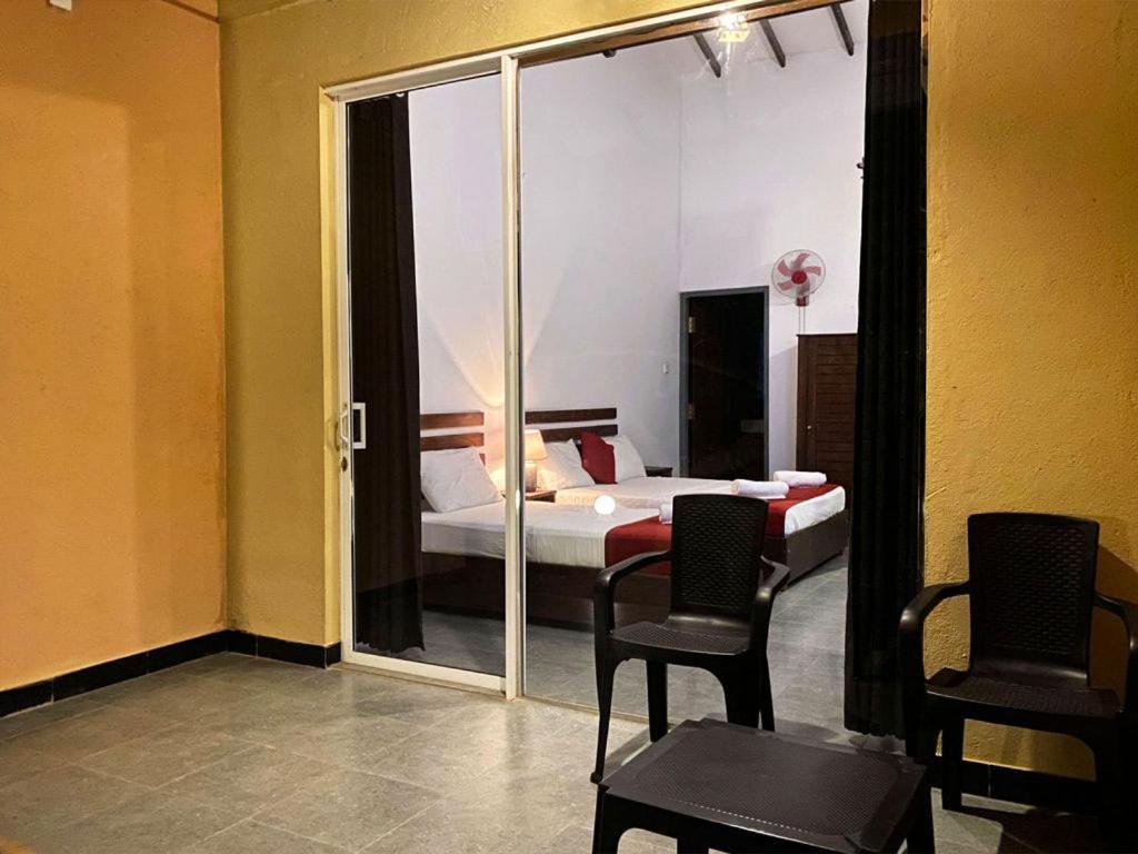 Athyantha Resort 아누라다푸라 외부 사진