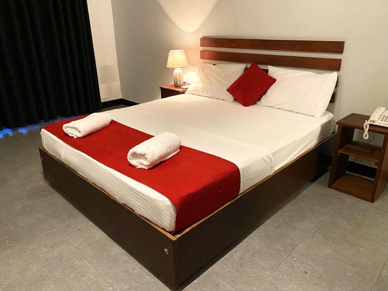 Athyantha Resort 아누라다푸라 외부 사진